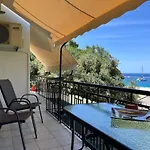 Poseidon Beach Bar & Restaurant Apartments