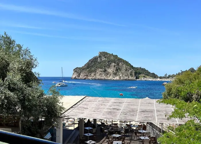 Poseidon Beach Bar & Restaurant Apartments