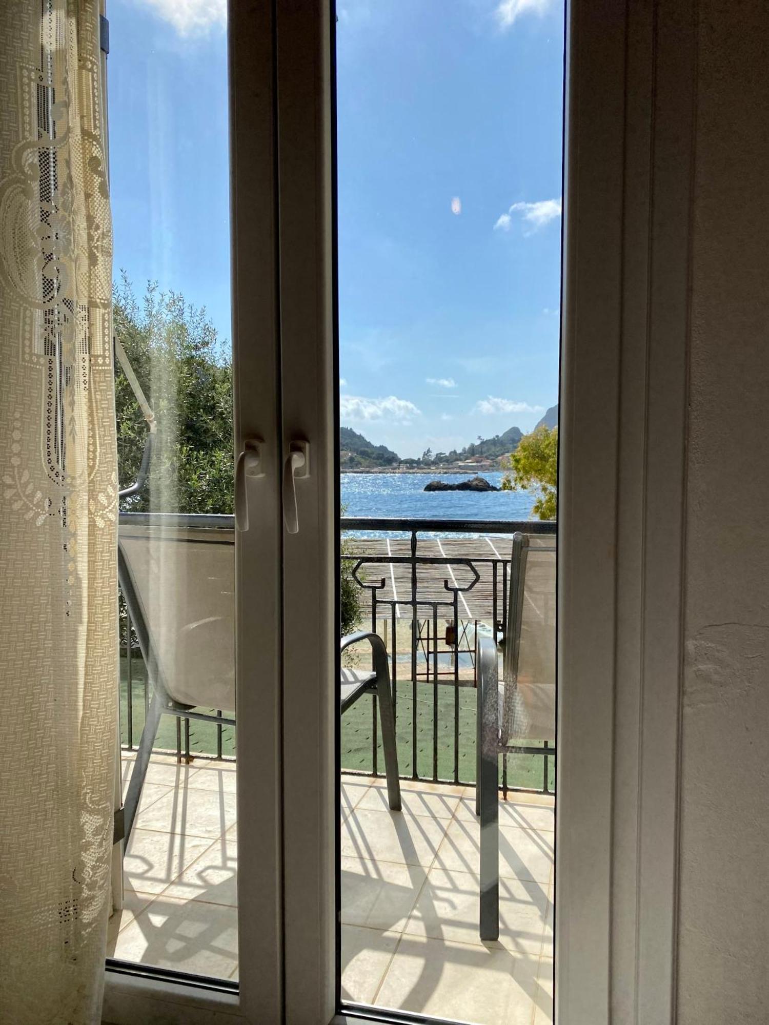 Poseidon Beach Bar & Restaurant Appartement