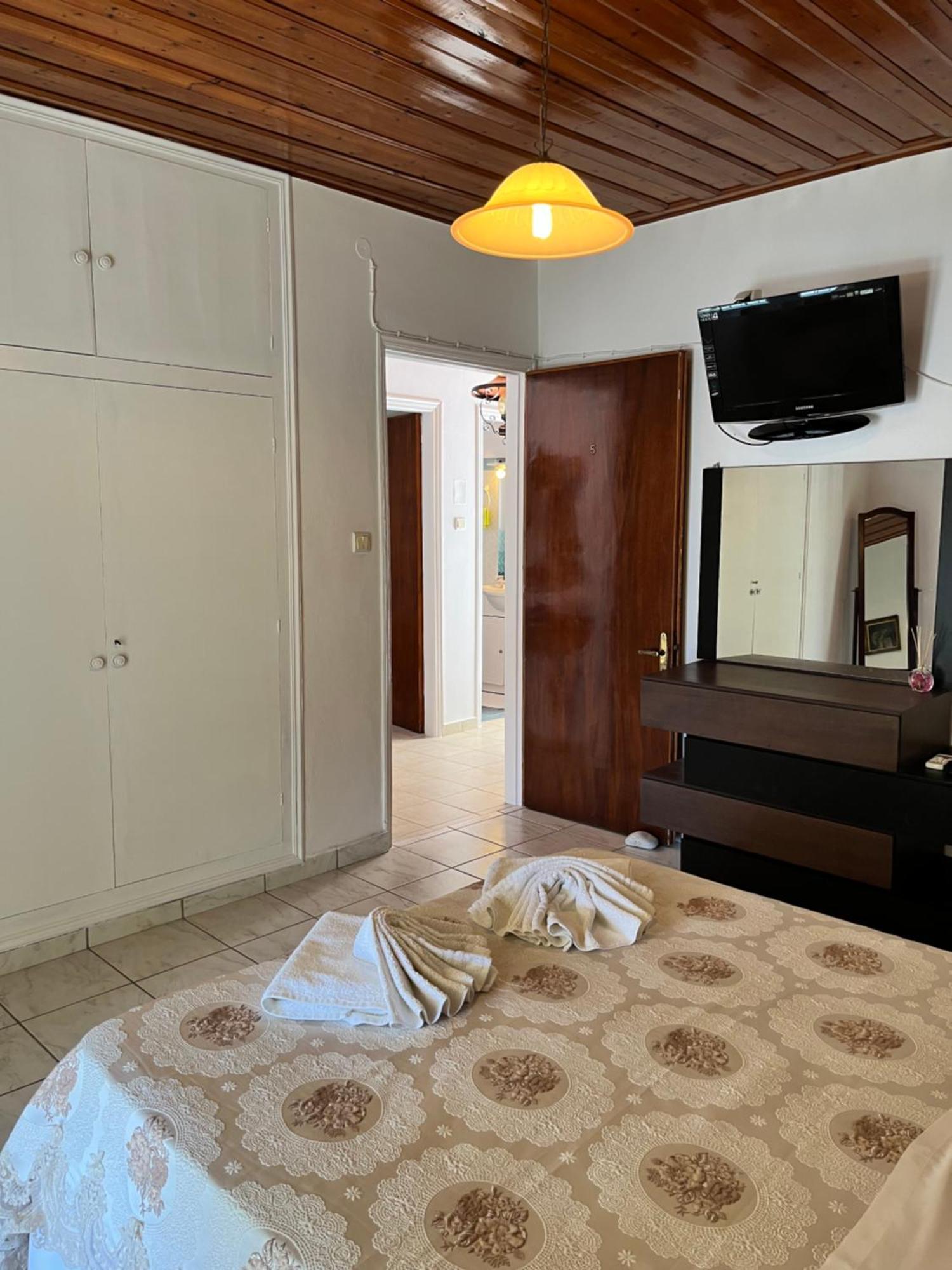 Poseidon Beach Bar & Restaurant Apartament