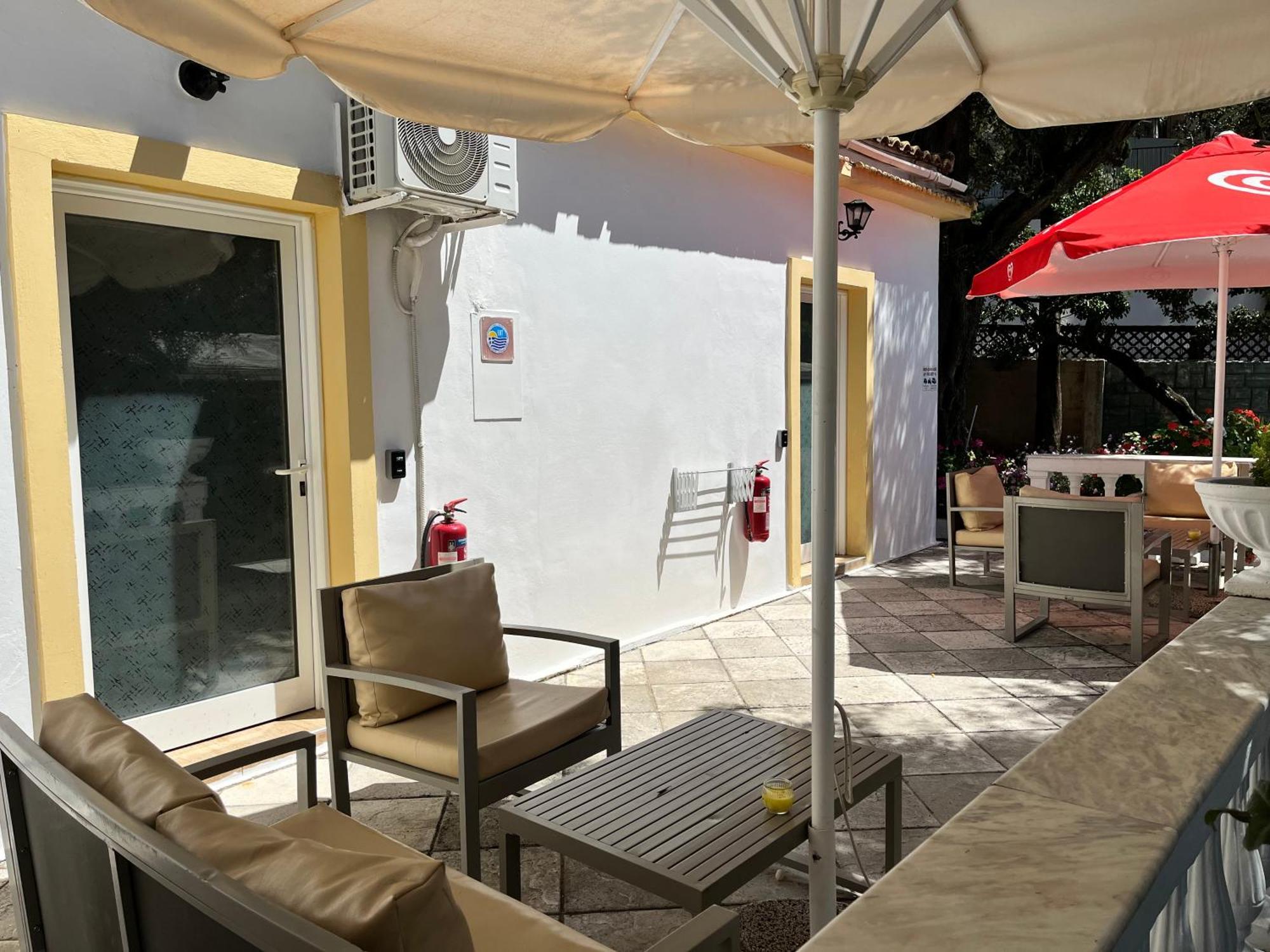 Apartament Poseidon Beach Bar & Restaurant *