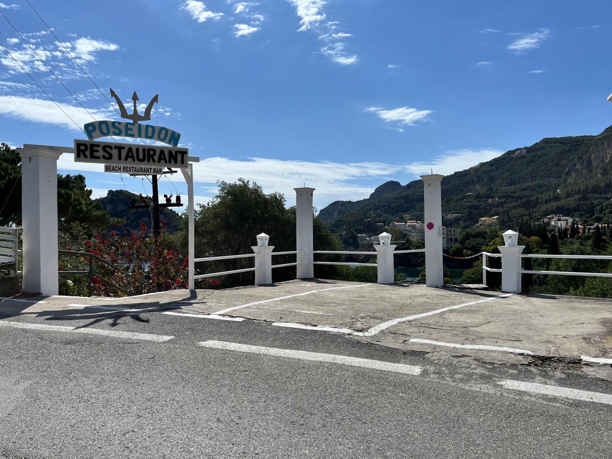 Apartament Poseidon Beach Bar & Restaurant *